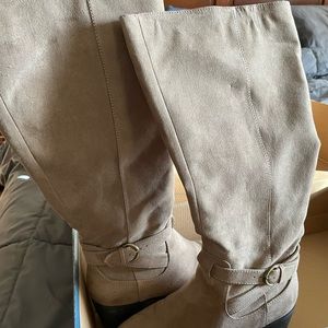 Clarks “Like it brown” wide calf boots. Size 7